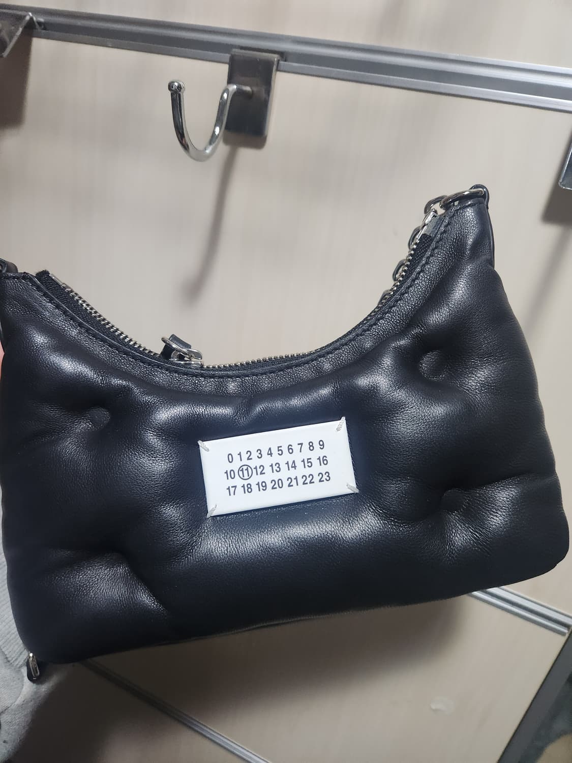 메종 마르지엘라 글램 슬램 미니 호보백 상품이미지1