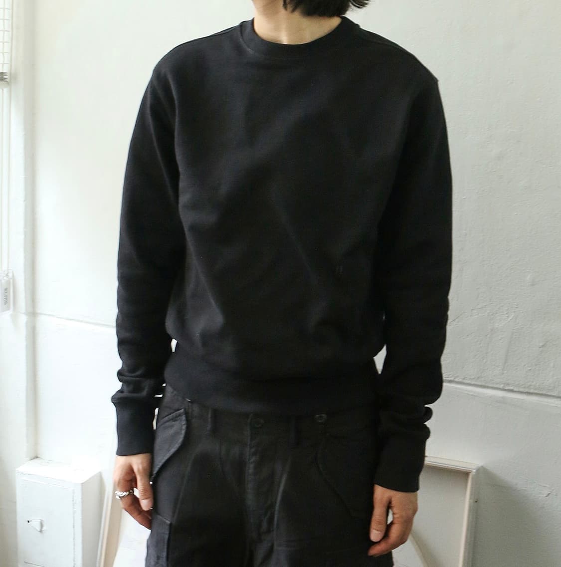 헬무트랭 블랙 스웻셔츠   상품이미지1