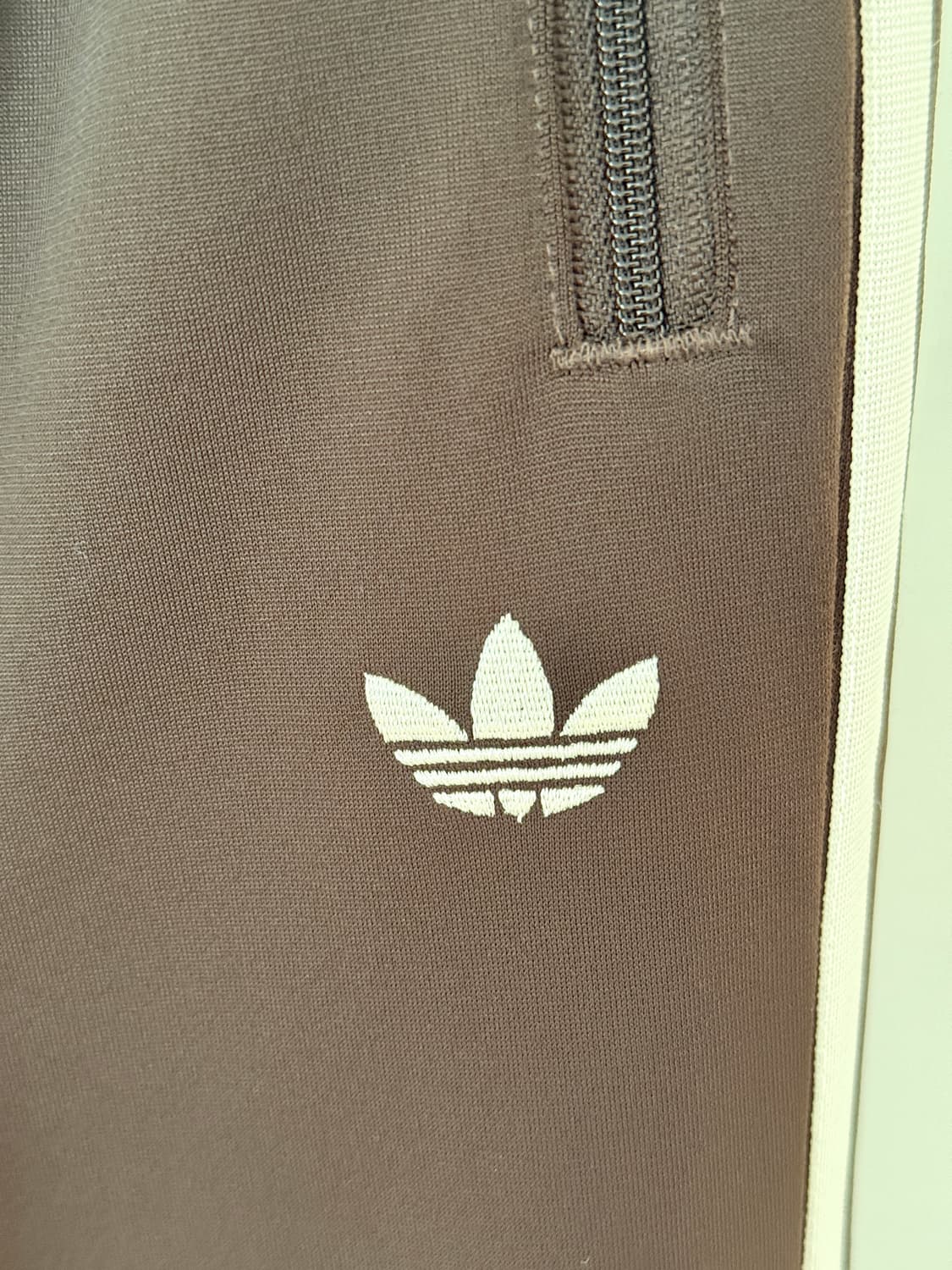 아디다스 공용 트랙 팬츠 / 다크브라운 / XS /JD5263 상품이미지4