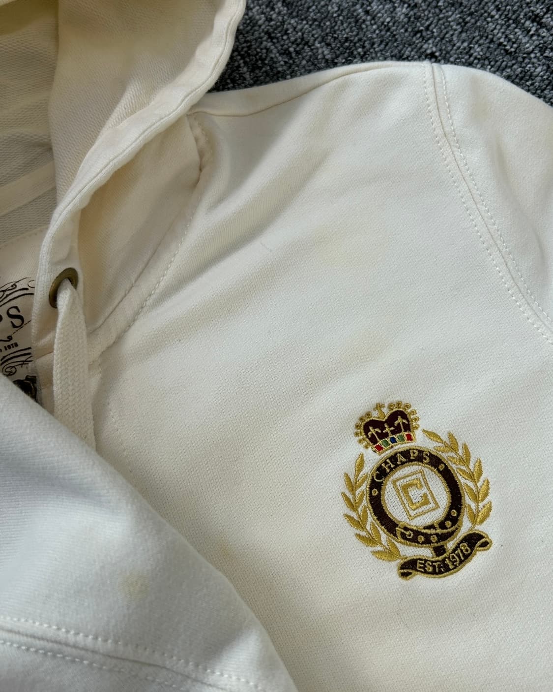 챕스 자수로고 베이지 후드집업 상품이미지8