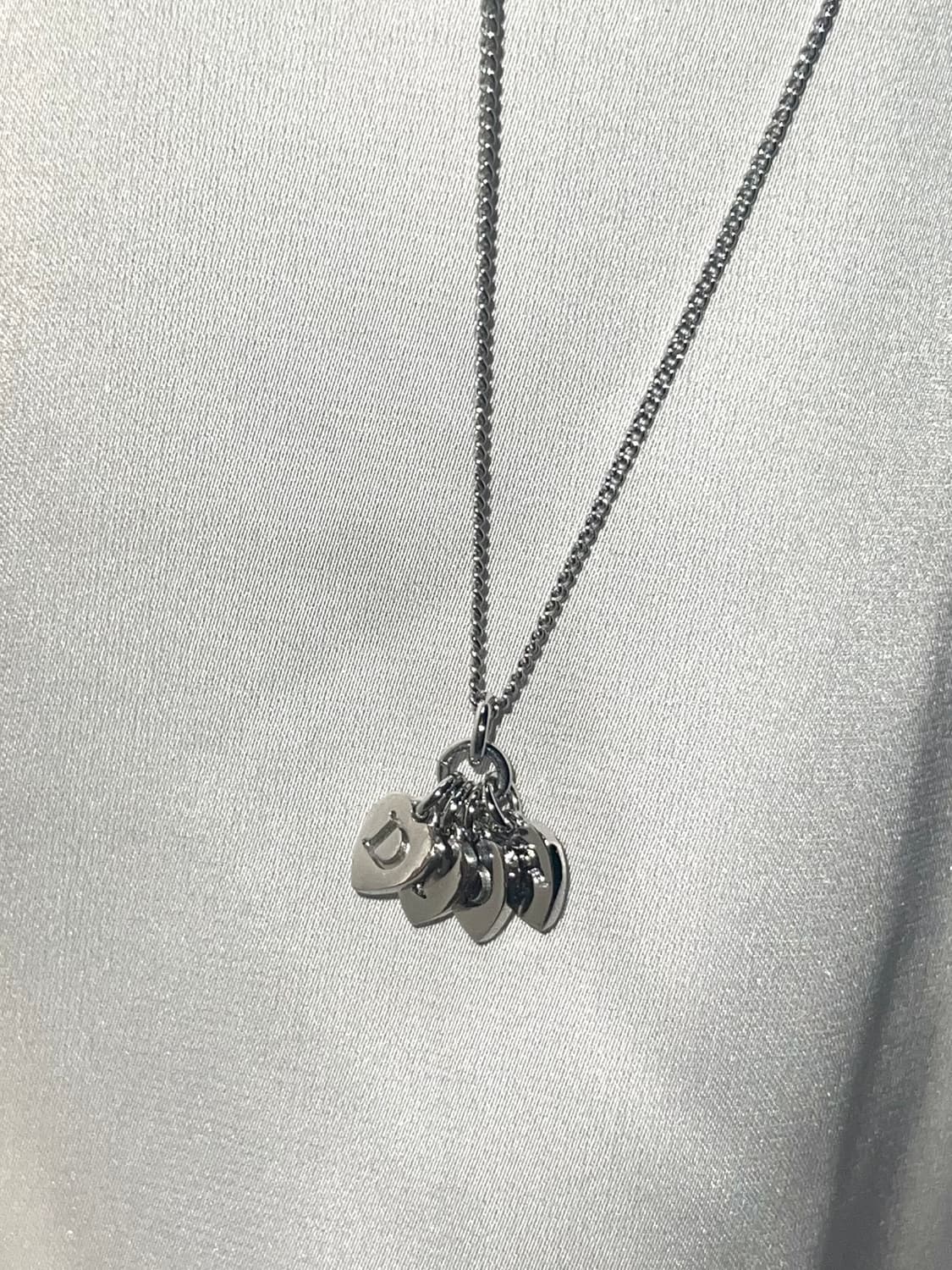 Dior 디올 하트 로고 참 목걸이 상품이미지5