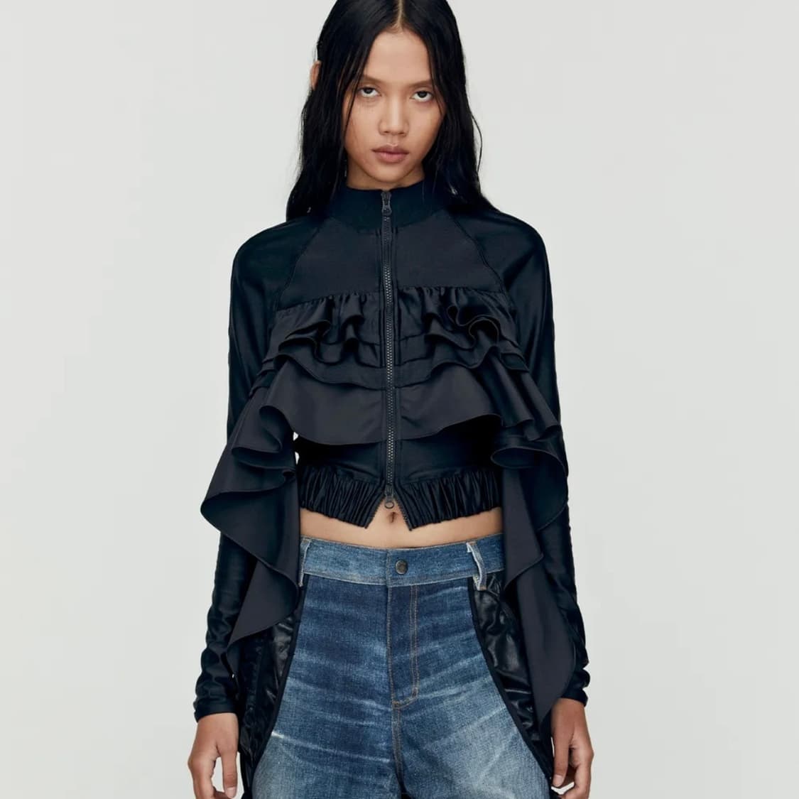 앤더슨벨 라일리 러플 타이트 집업 블랙 m 상품이미지3