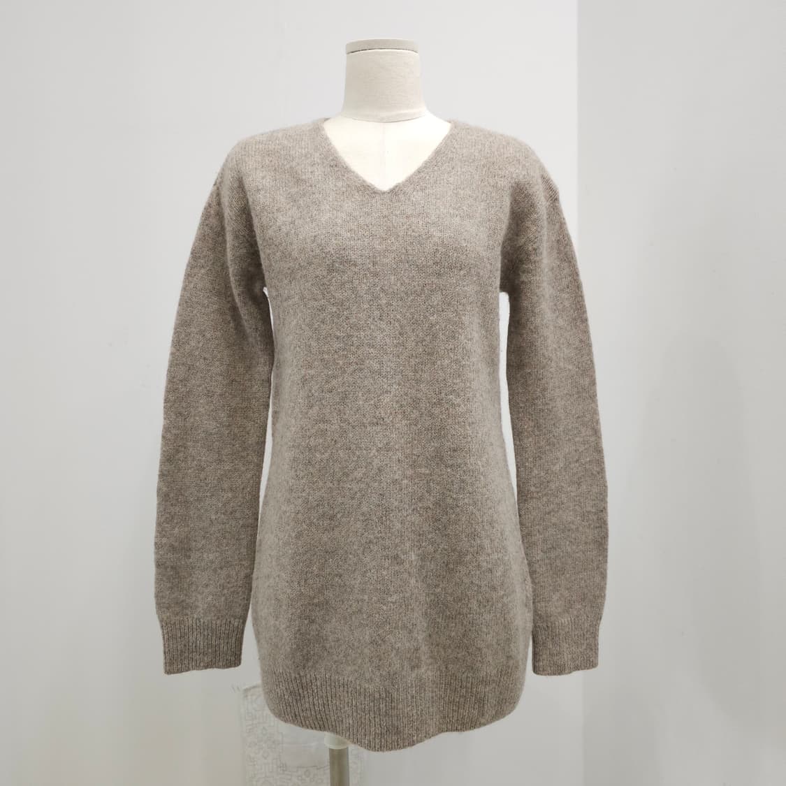 유니클로 울100 베이지 브이넥 롱니트 상품이미지1