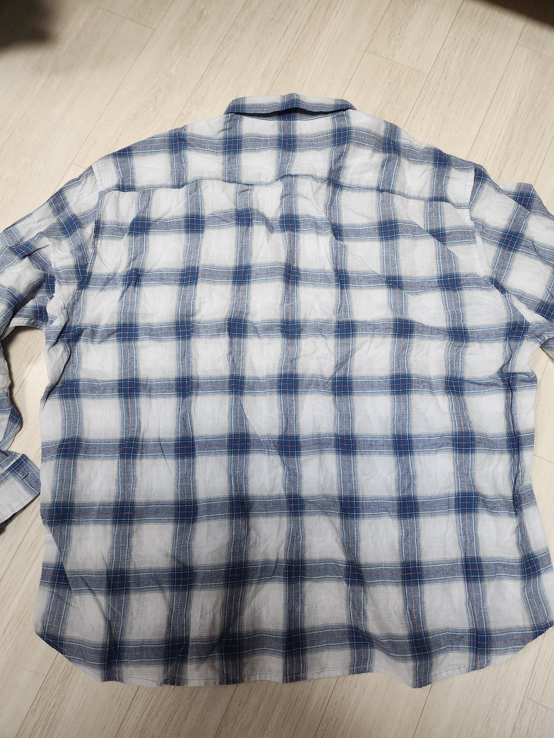 모마디자인 셔링 엠보 체크셔츠 블루 48 상품이미지3