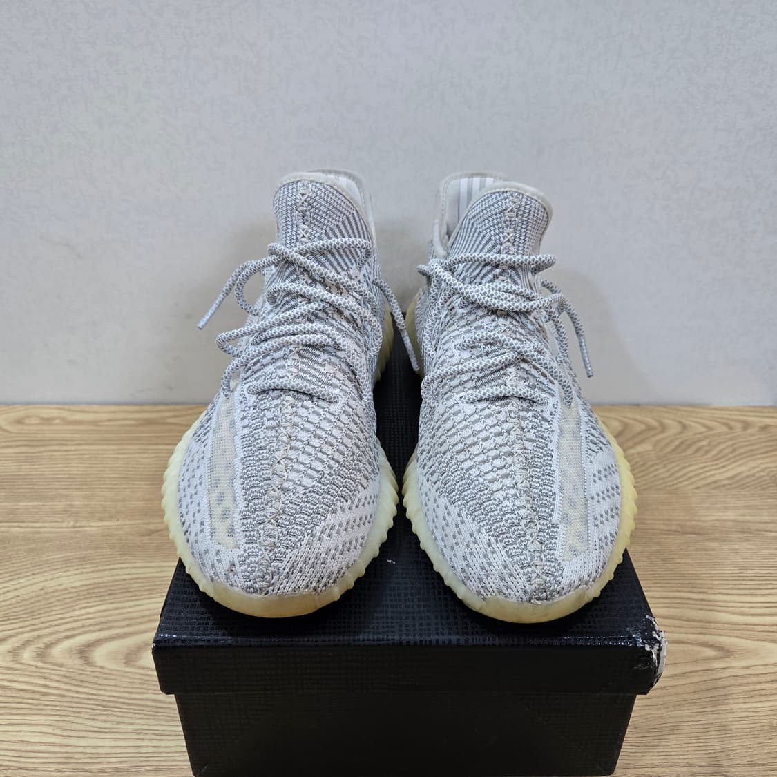 290 아디다스 이지부스트 350v2 스테틱 화이트 상품이미지2