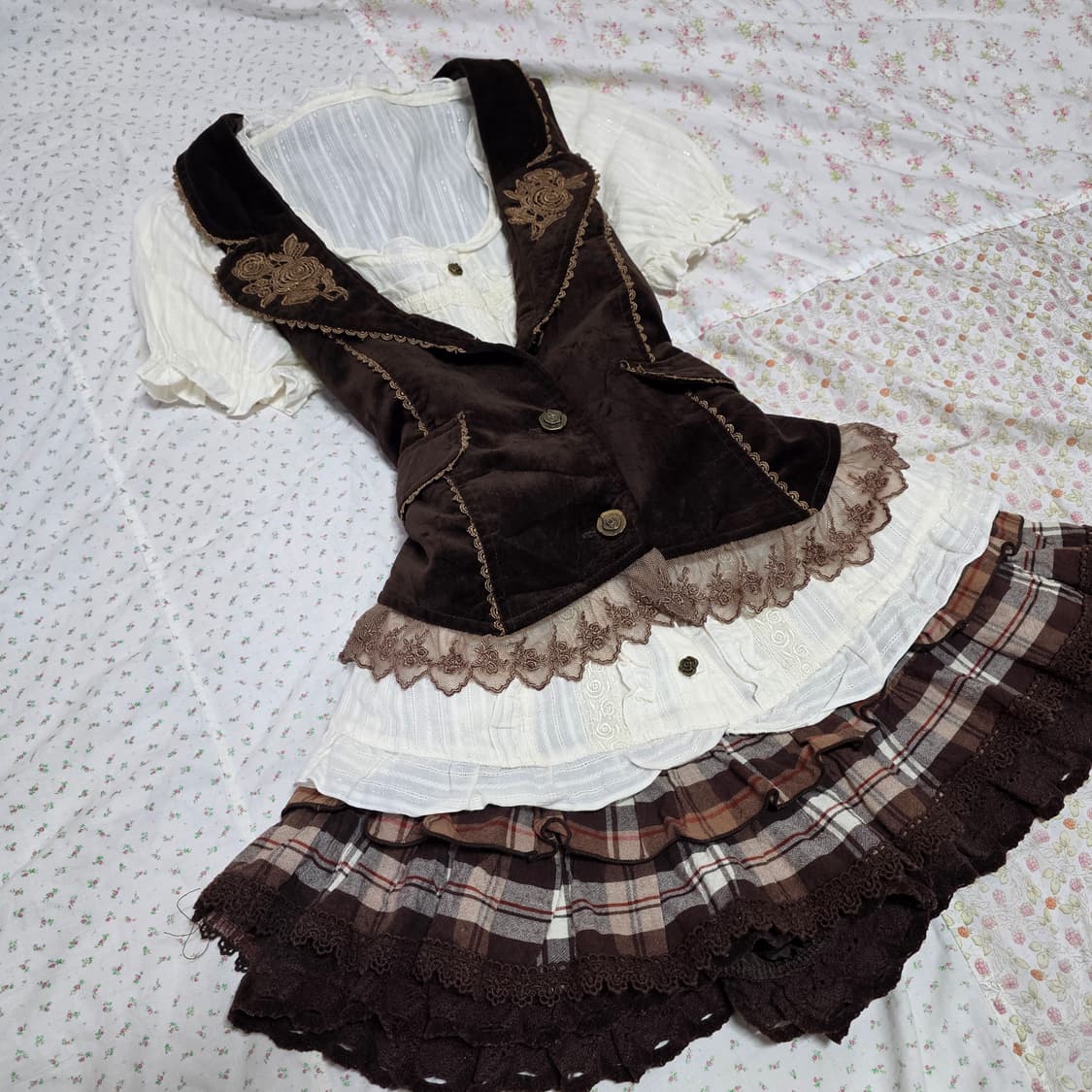 엑시즈팜 코르셋 리본 베스트 블라우스 세트 라떼갸루 리즈리사 트랄라라깔 상품이미지1