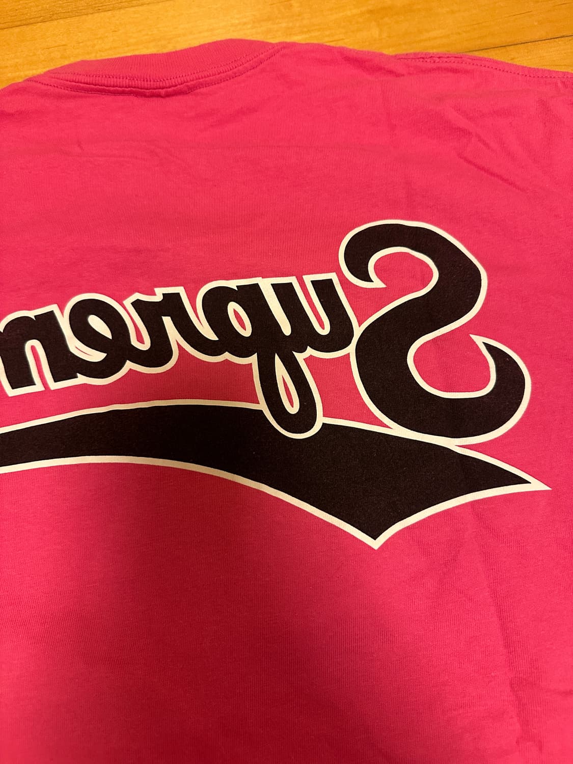 슈프림 백워즈 티셔츠 푸시아 - 24SS M 상품이미지3