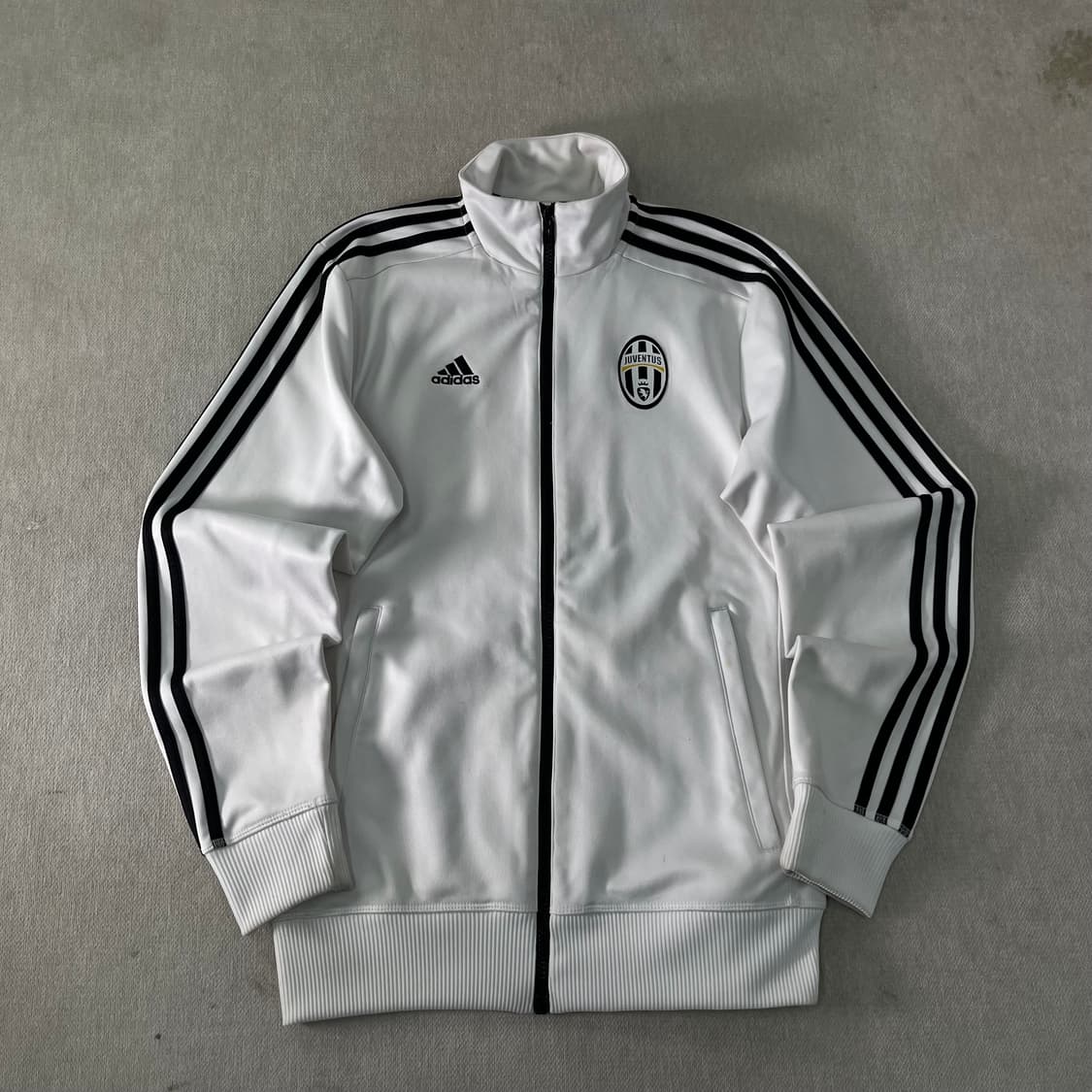 95 아디다스 유벤투스 흰검 트랙탑 져지 상품이미지1