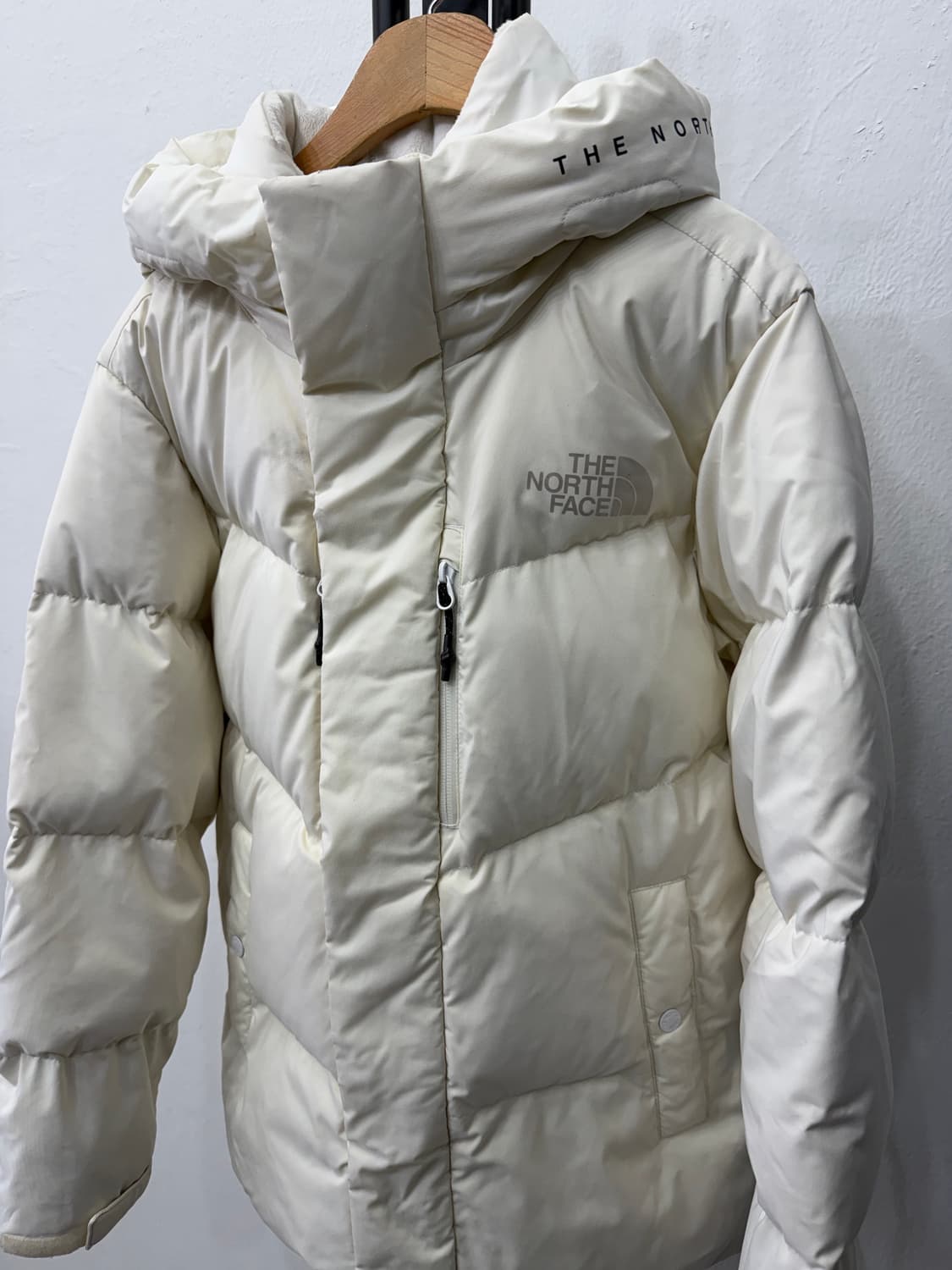 정품) 노스페이스 여성 DRYVENT 화이트라벨 구스패딩 S 상품이미지3
