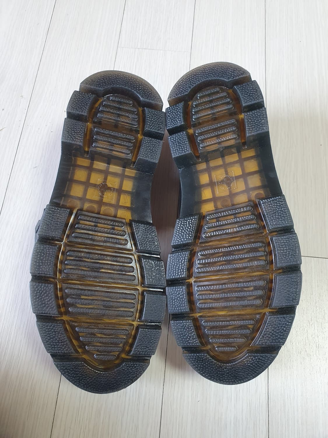 남270닥터마틴 샌달 상품이미지8