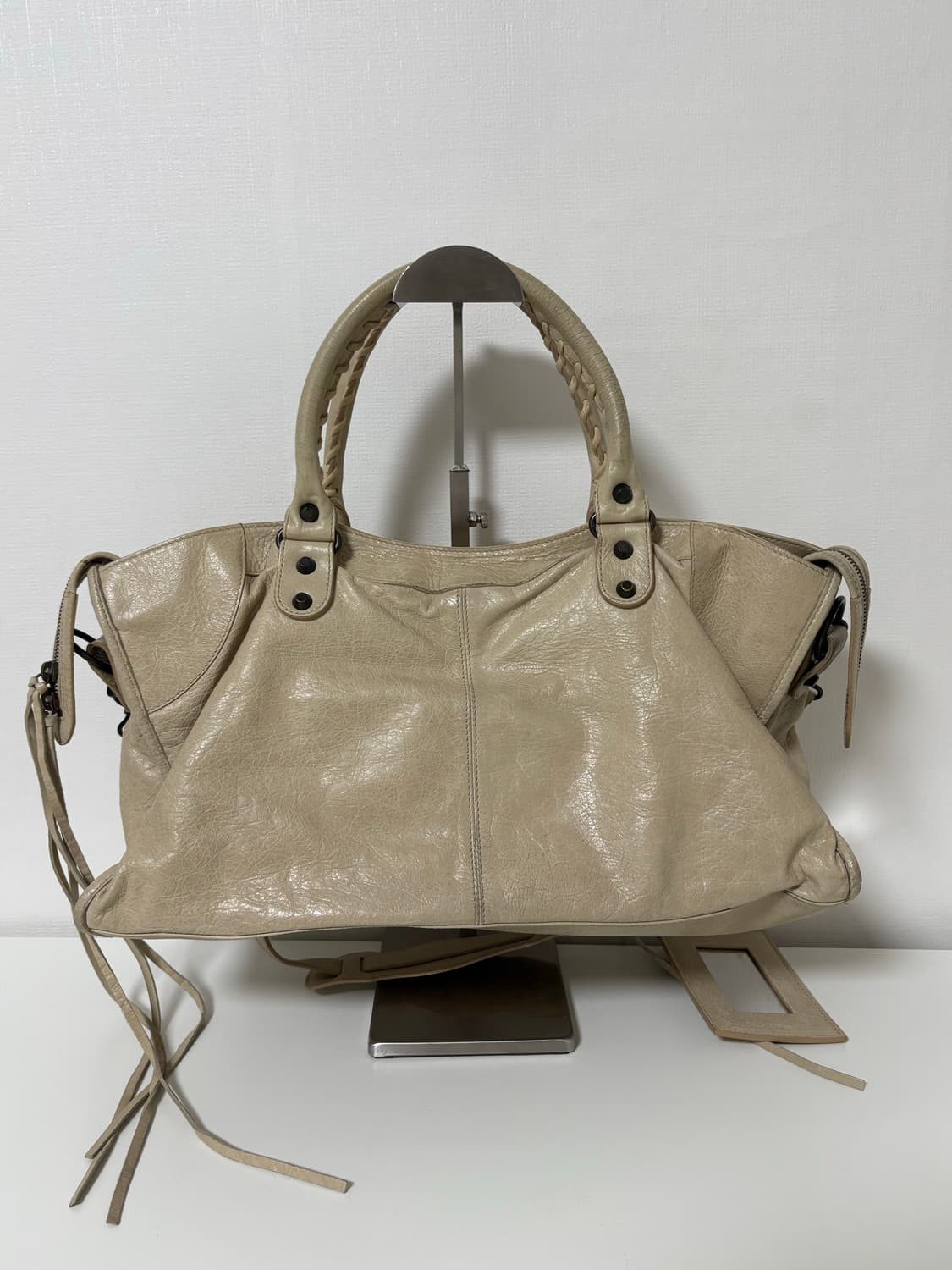 발렌시아가 자이언트 모터백 베이지 상품이미지10