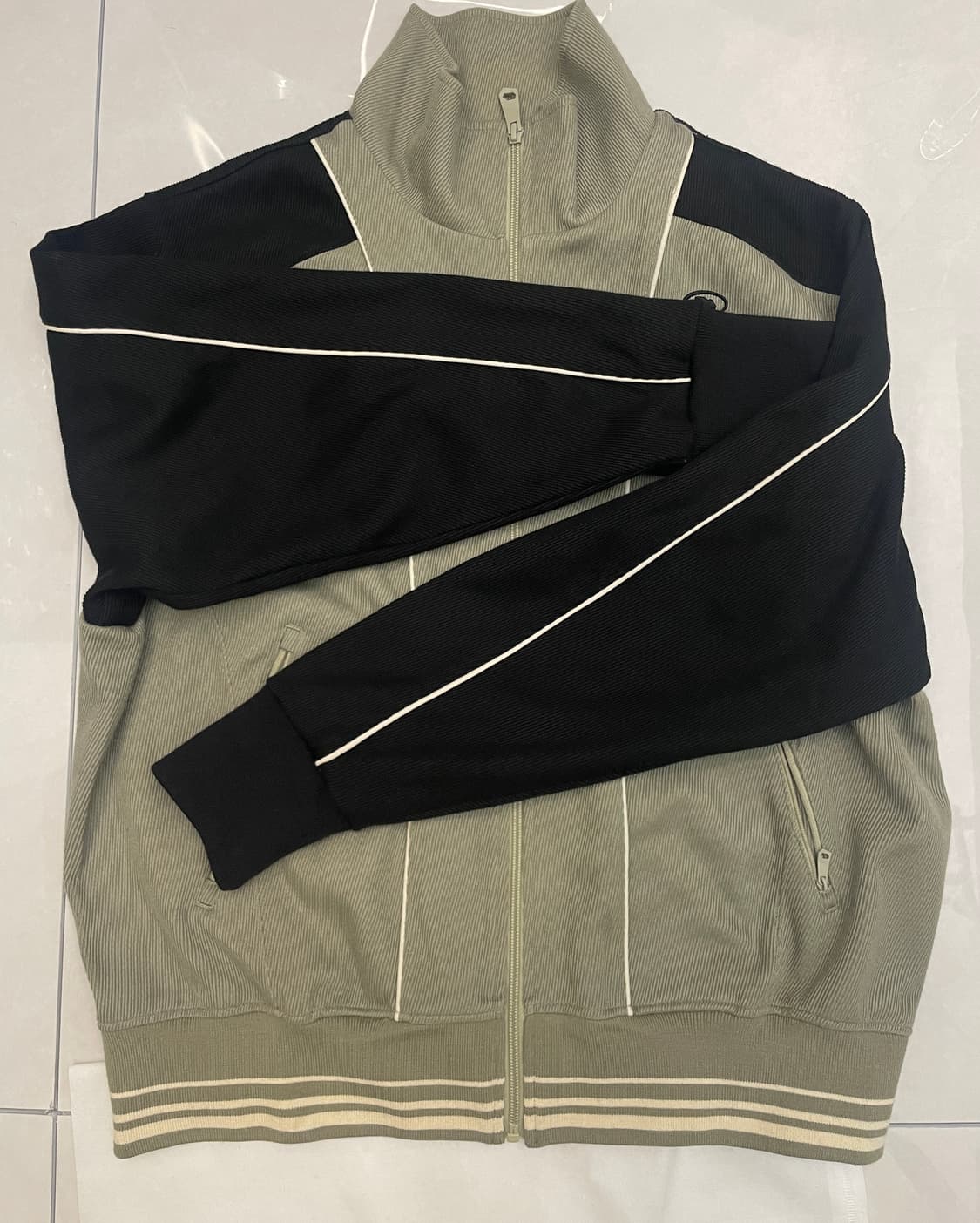 아더에러 라울 Rawul 자켓 점퍼 카키 23FW 상품이미지5