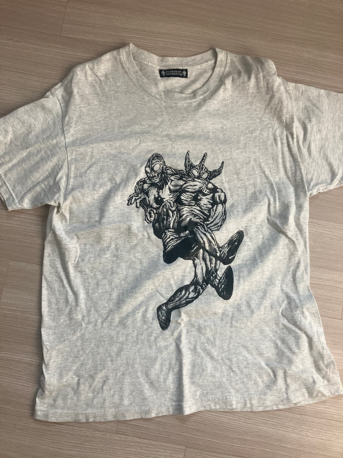 퍽댓너드샵 울트라맨 반팔 팔아여 상품이미지1