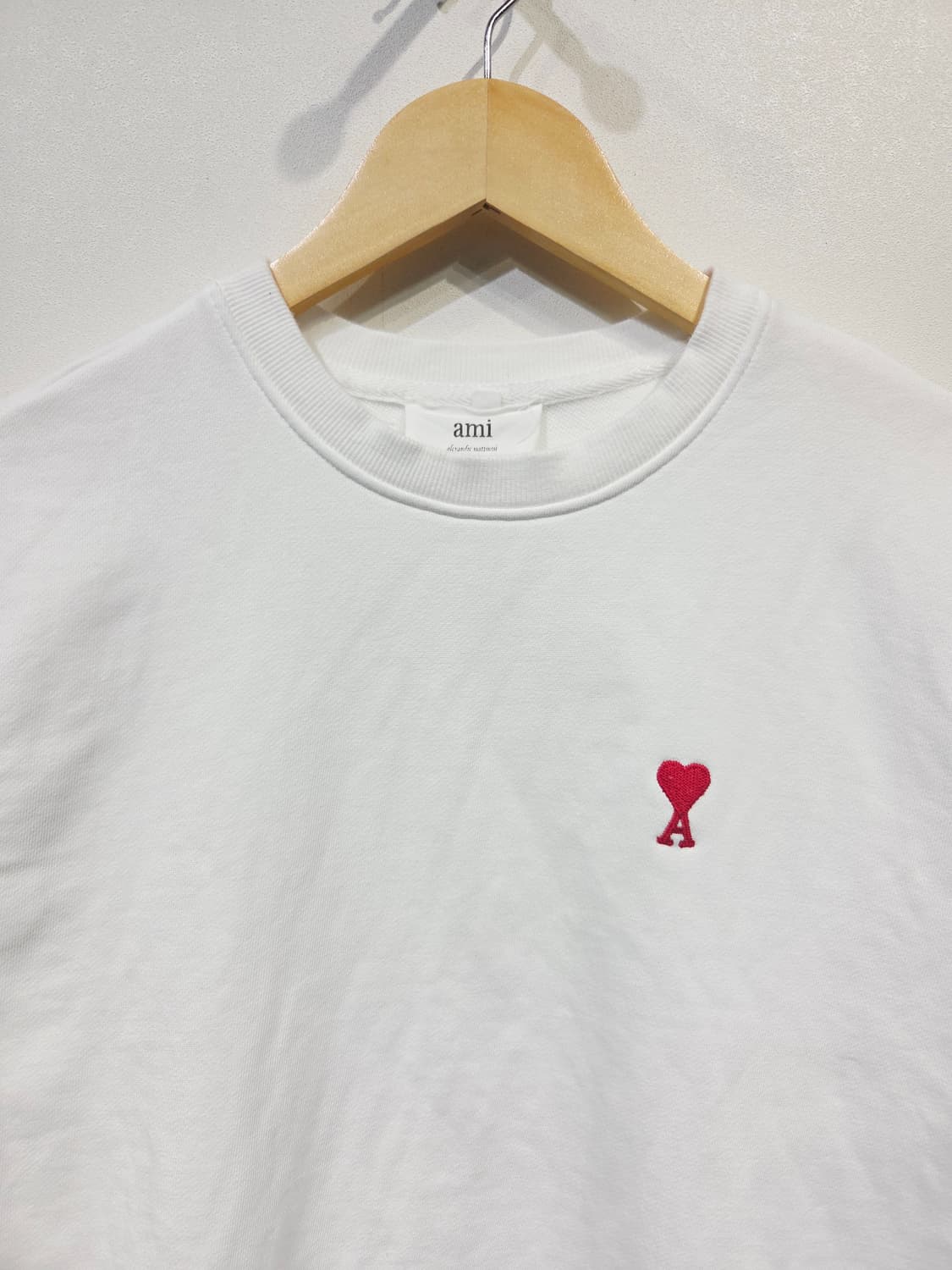 아미(Ami) 스몰 하트 로고 맨투맨 화이트 상품이미지3