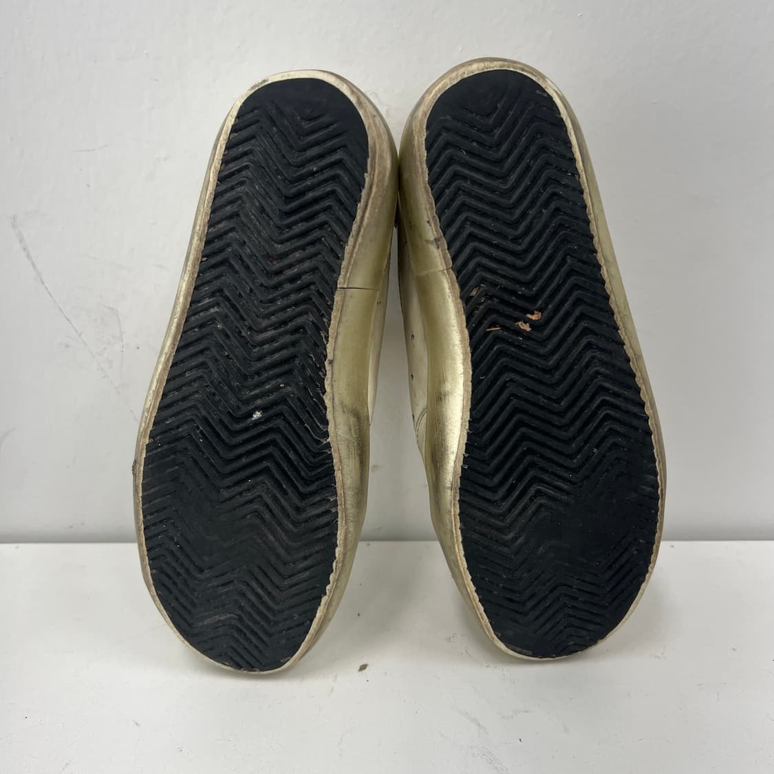 골든구스 슈퍼스타 화이트 골드탭 스니커즈 39 상품이미지8