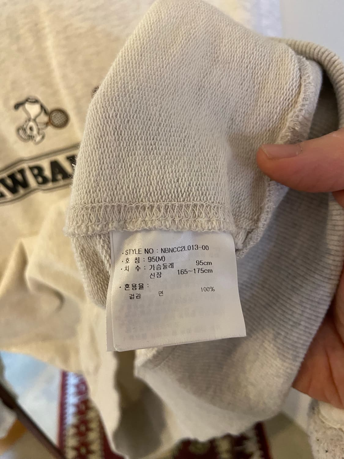 뉴발란스x스누피 맨투맨 상품이미지4