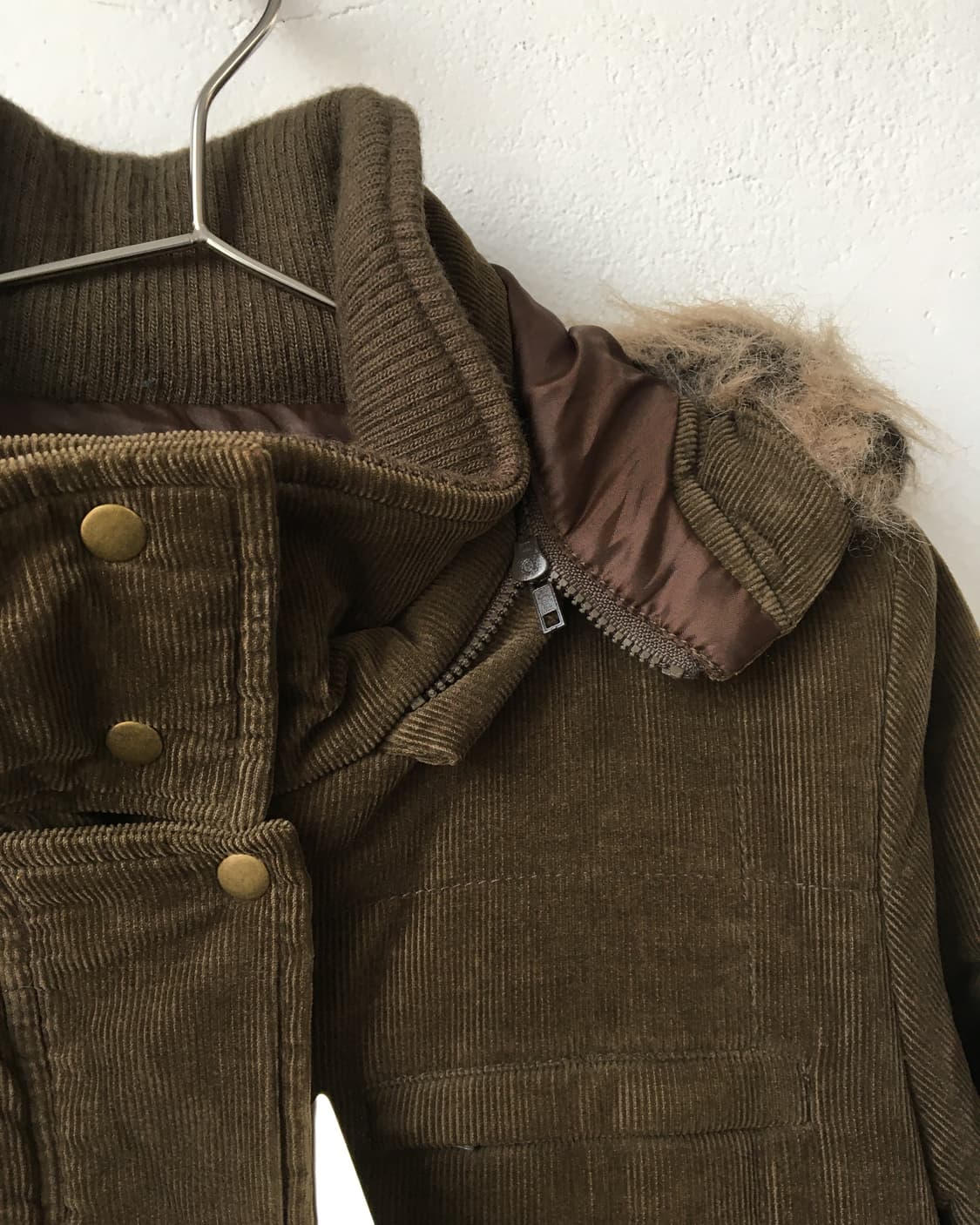 Fake fur hood high neck corduroy jacket 상품이미지4
