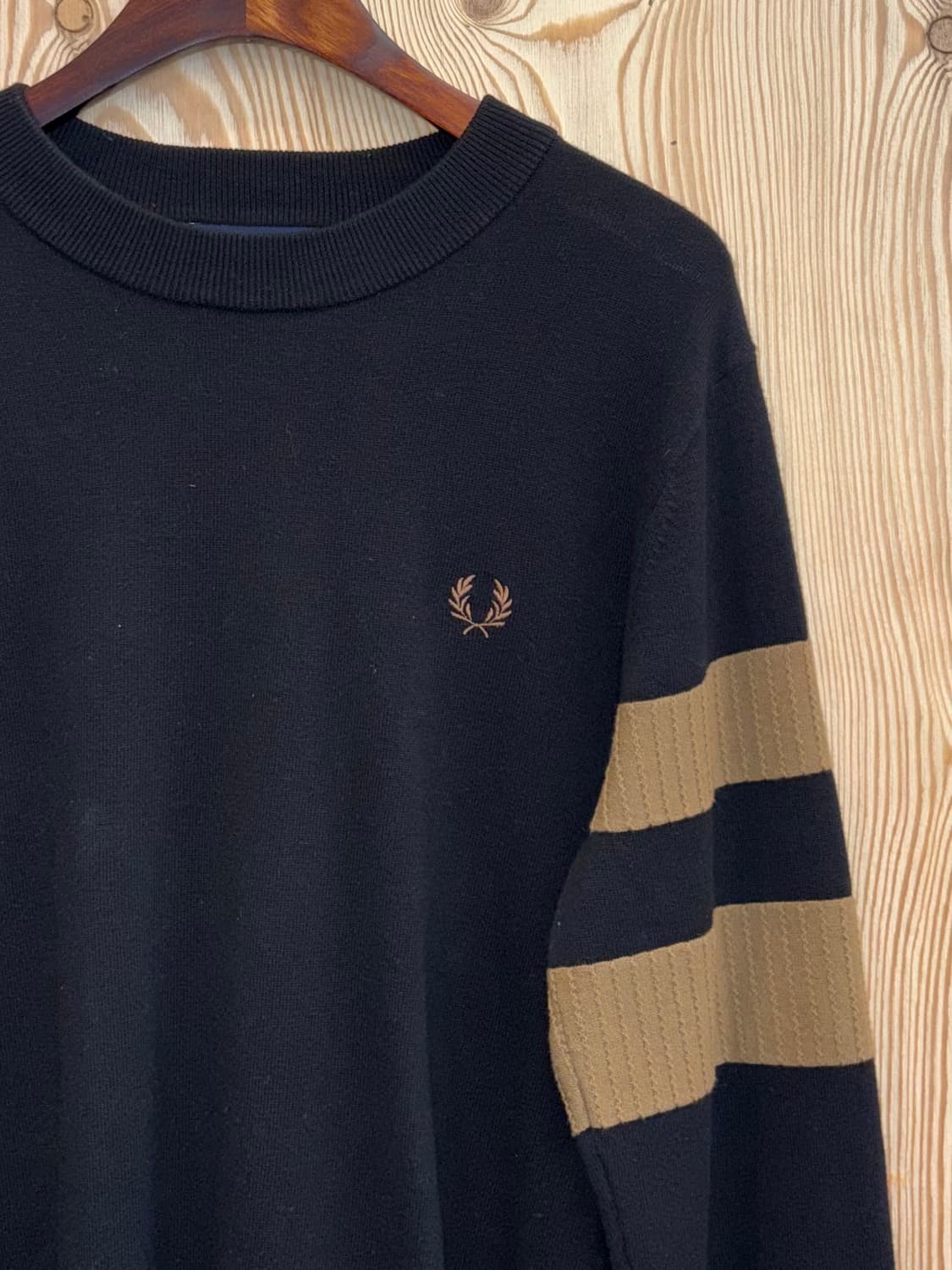 프레드페리 팁드 슬리브 크루넥 니트  상품이미지3