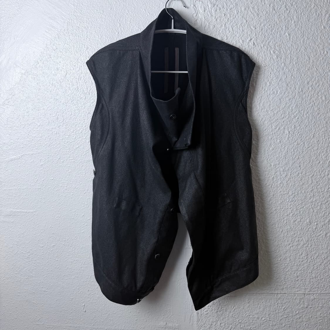 RICK OWENS DRKSHDW Black Coated Vest 상품이미지4