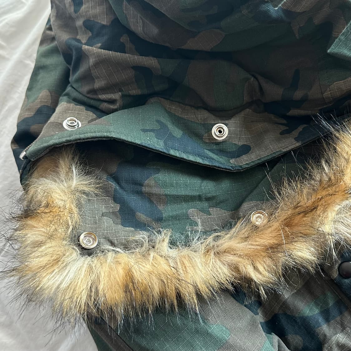 더쿠플스 카모 울프죠 패딩 퍼 후드 상품이미지4