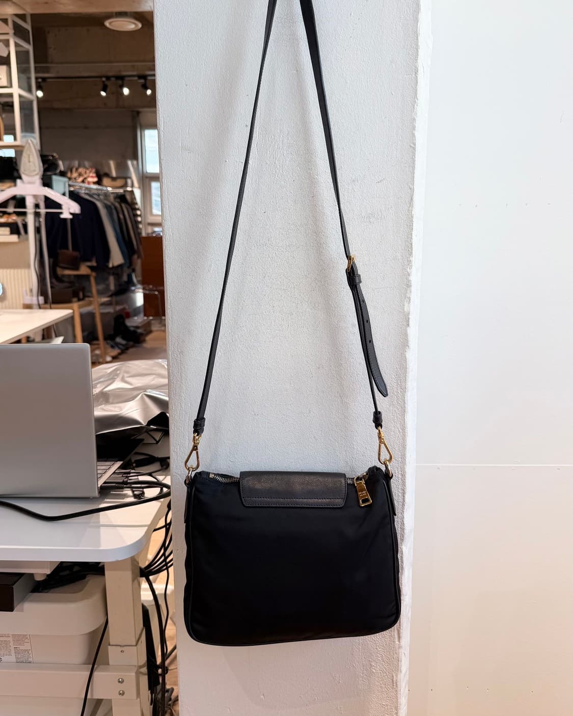 프라다 블랙 사피아노 포코노 크로스백 상품이미지5