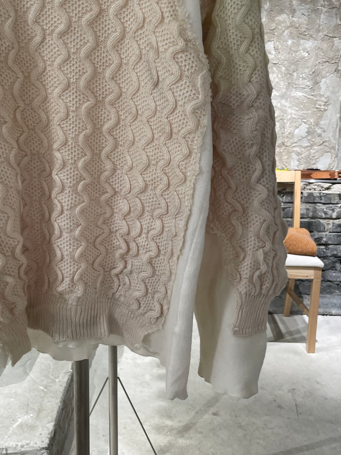 네펜데스 니들스 아이보리 리메이크 케이블 스웨터 상품이미지5