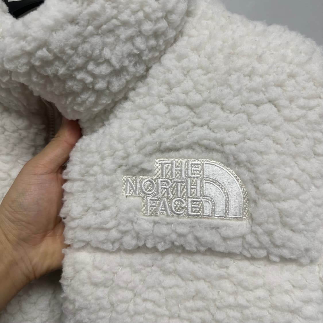 노스페이스 쉐르파 눕시 패딩 상품이미지3