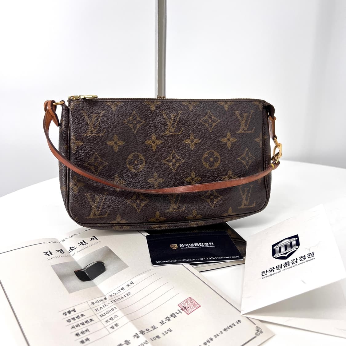 [감정완료] 루이비통 모노그램 포쉐트 악세서리 포치백 상품이미지4