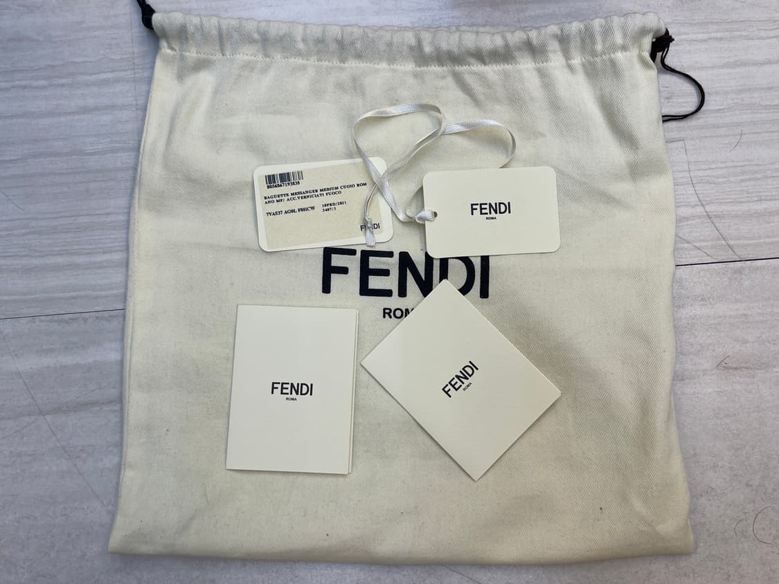 펜디 바게트 메신저백 미디움 사이즈 상품이미지8