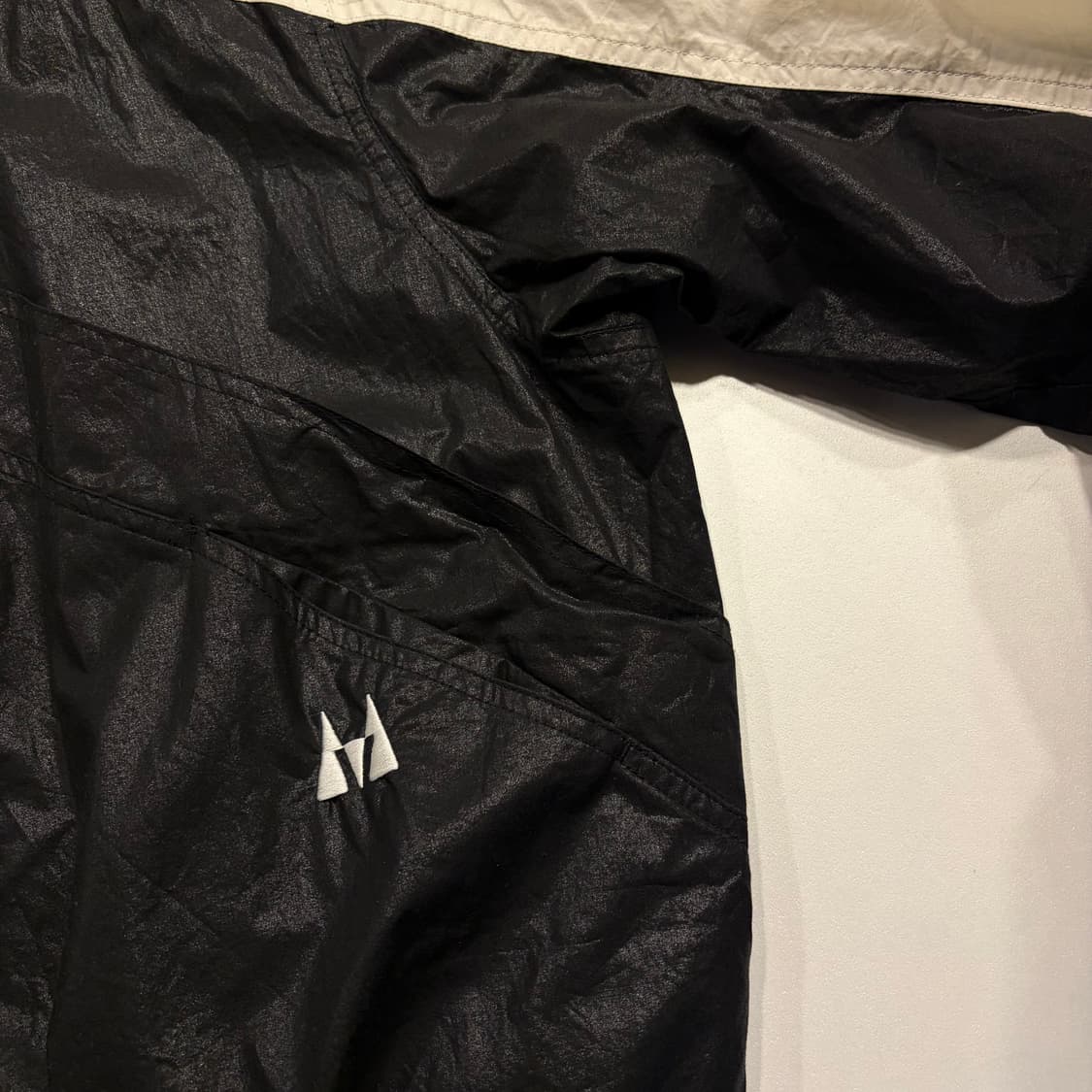 마뗑킴 블랙 화이트 코팅 배색 자켓 C221 상품이미지4