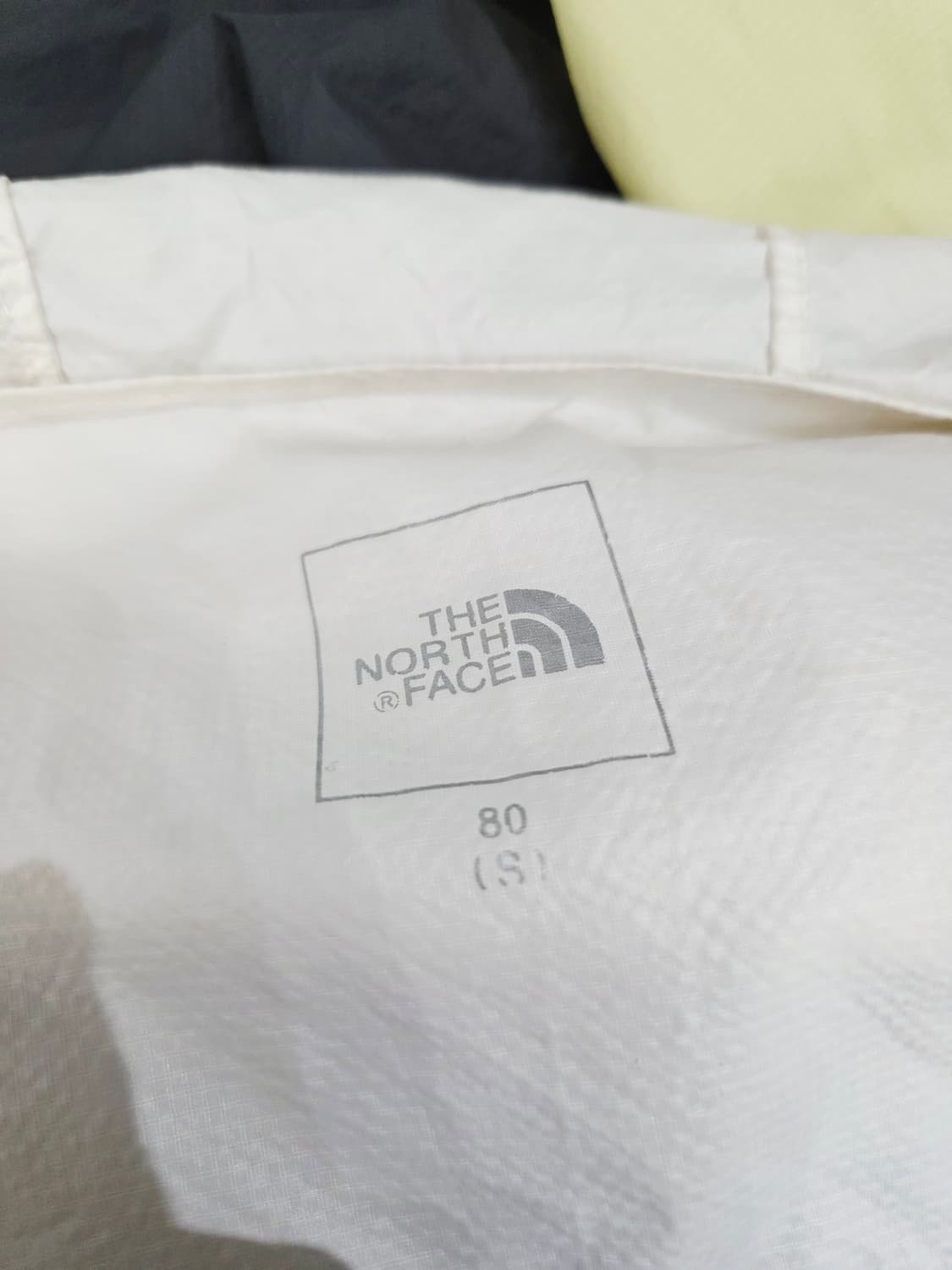 노스페이스 초경량 바람막이 옐로우/그레이_80(S) 상품이미지6