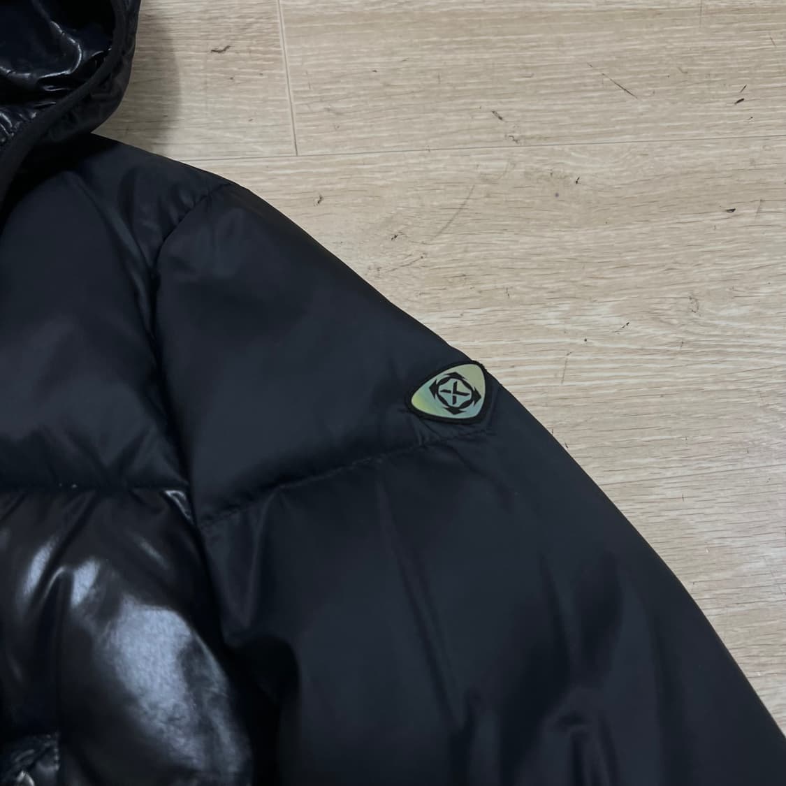 JDX 여성 골프웨어 구스다운 유광 배색 후드 패딩 [블랙] S/90 상품이미지4