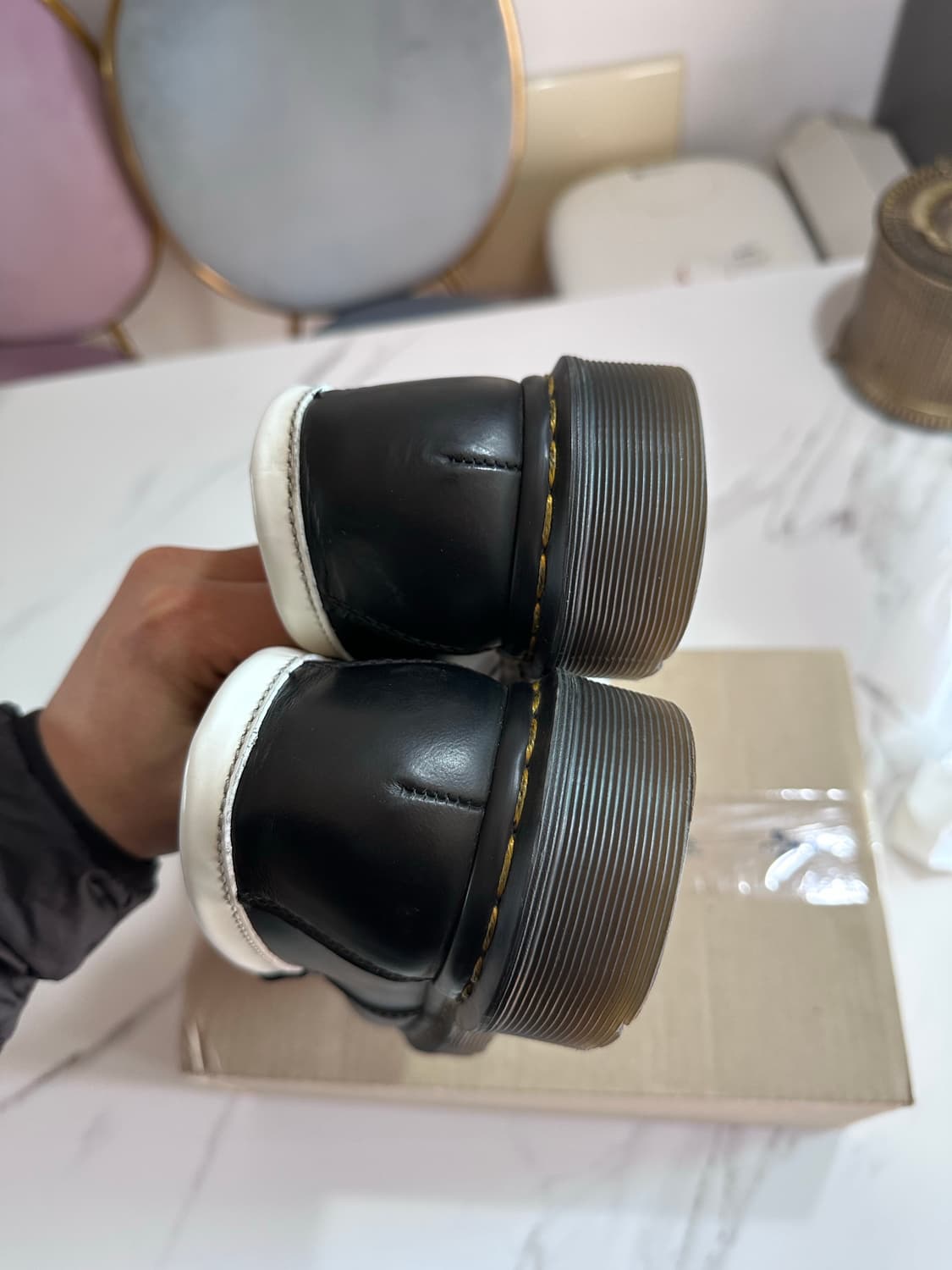 270 닥터마틴 펜톤 검흰 로퍼 상품이미지5