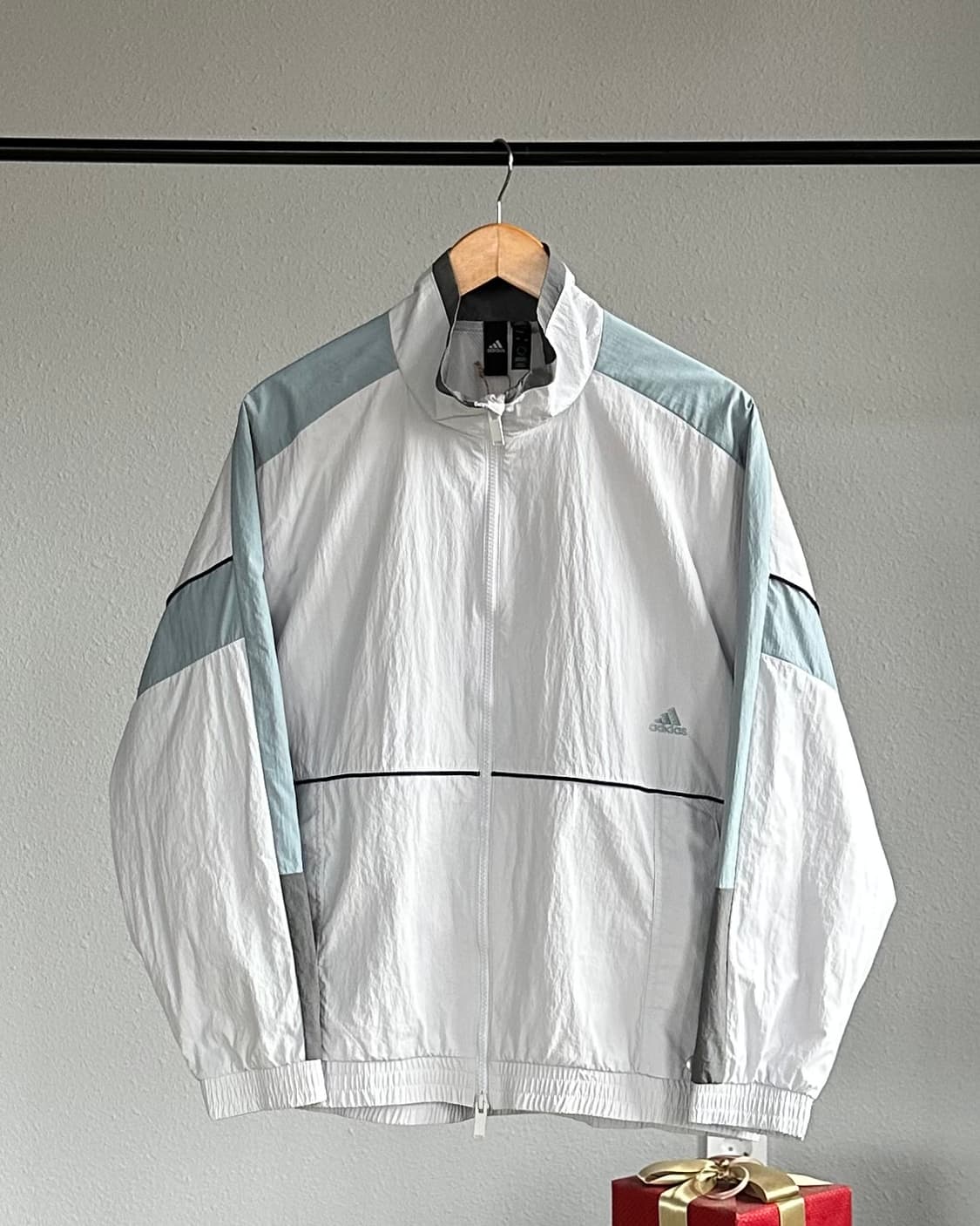 [L](새상품)아디다스 3 STRIPES 나일론 우븐 바람막이 상품이미지1