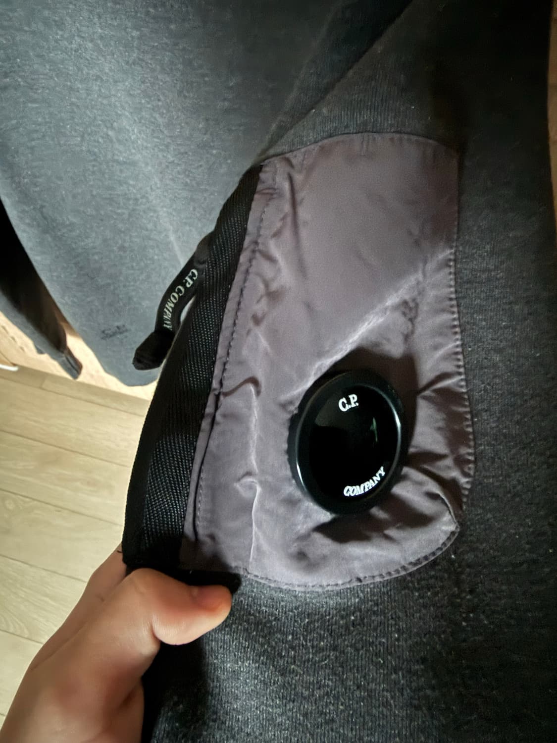 Cp컴퍼니 맨투맨 상품이미지3