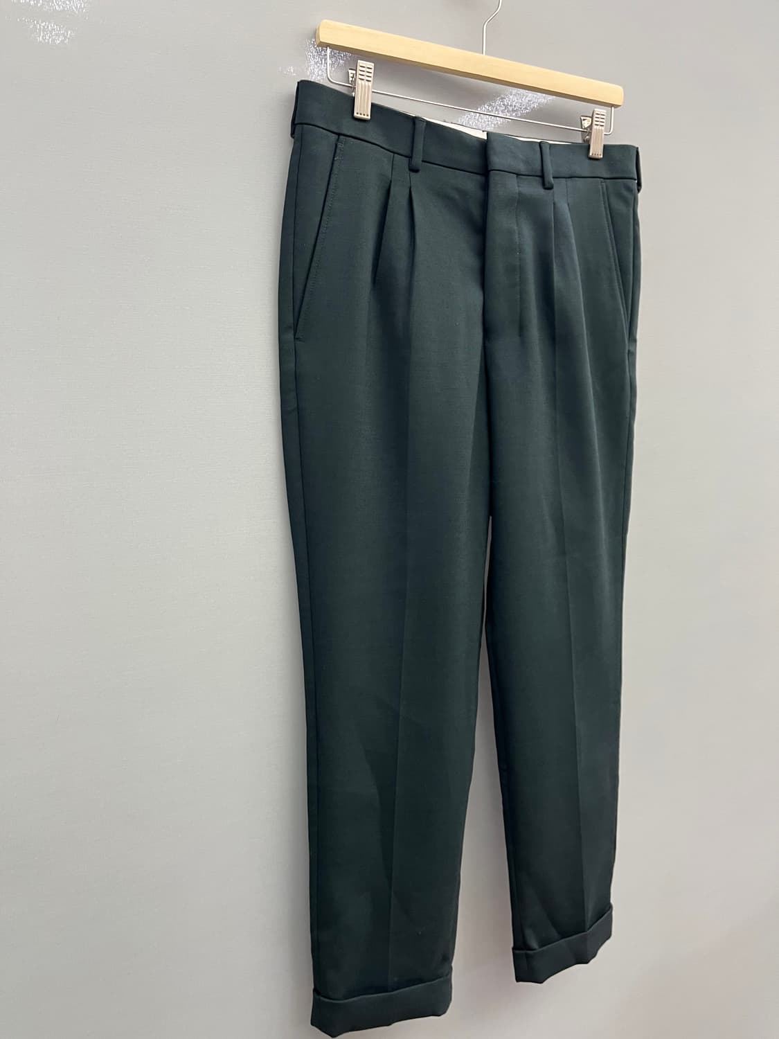 아미 ami 남성 다크 그린 캐롯핏 팬츠 상품이미지2