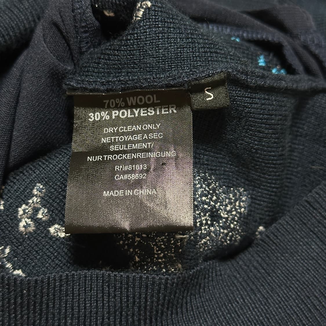 우주 자수 라운드넥 니트 상품이미지6