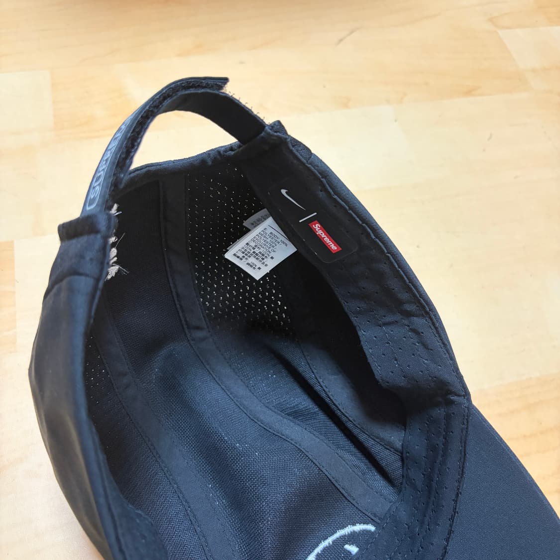 슈프림 x 나이키 러닝햇 25SS 상품이미지5