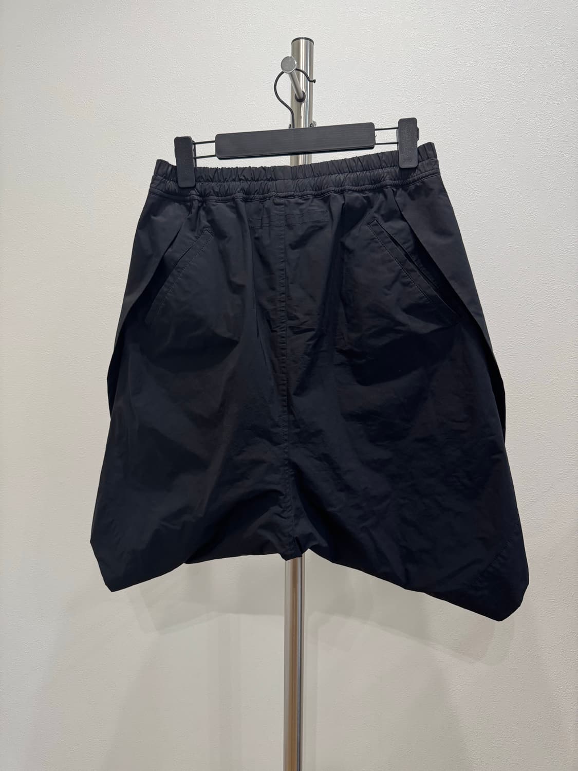 Julius Nilos 17ss 트위스티드 크로치 사루엘 쇼츠 상품이미지4