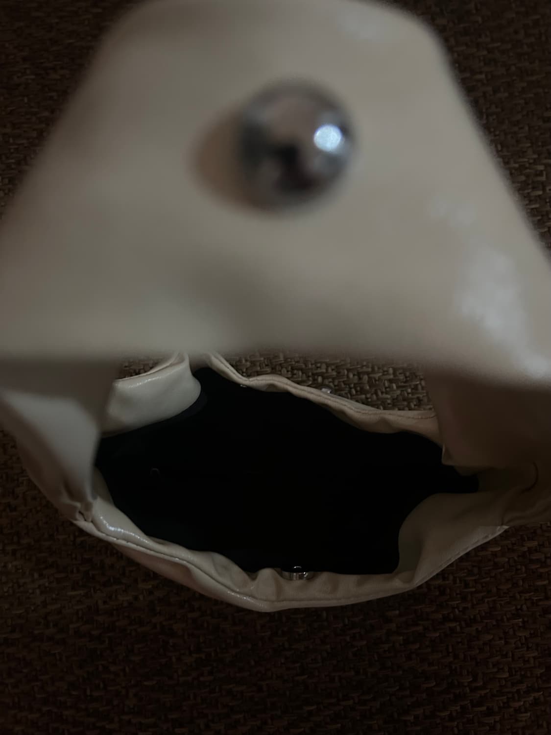 아이보리 스터드 숄더백 상품이미지3