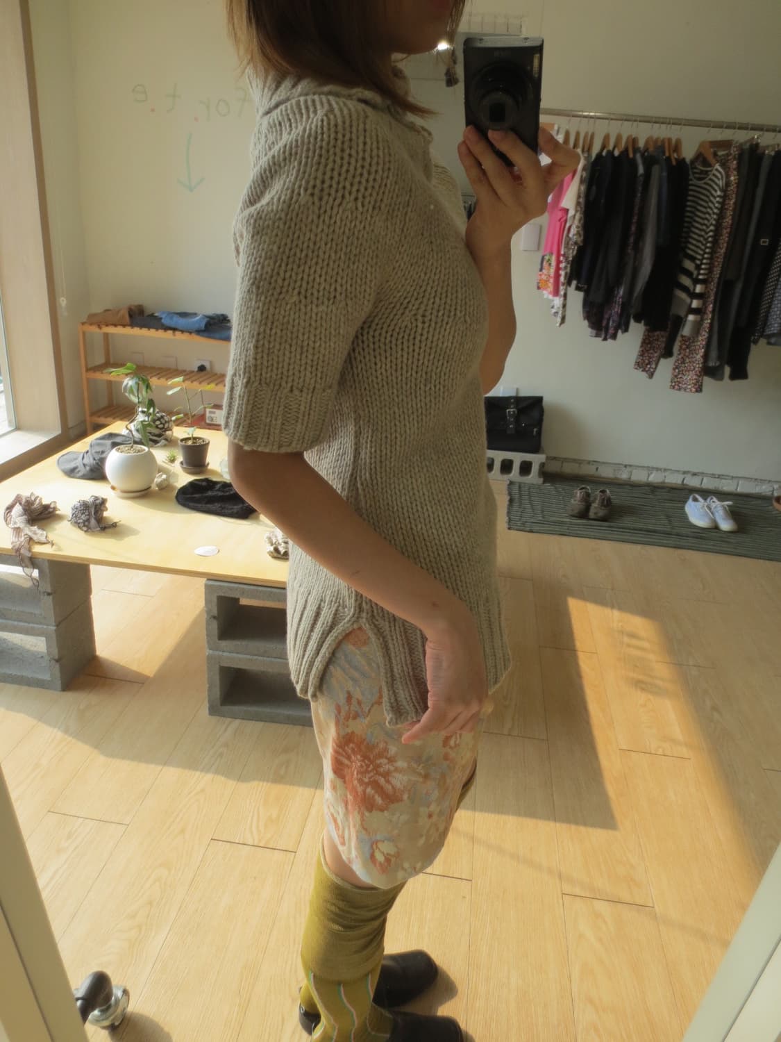  베이지 단추 반팔니트  상품이미지3