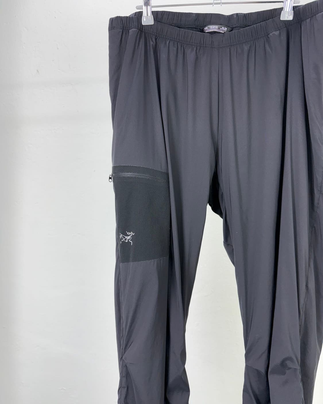 아크테릭스 벤타 블랙 프로톤 드로즈 조거 팬츠 상품이미지2