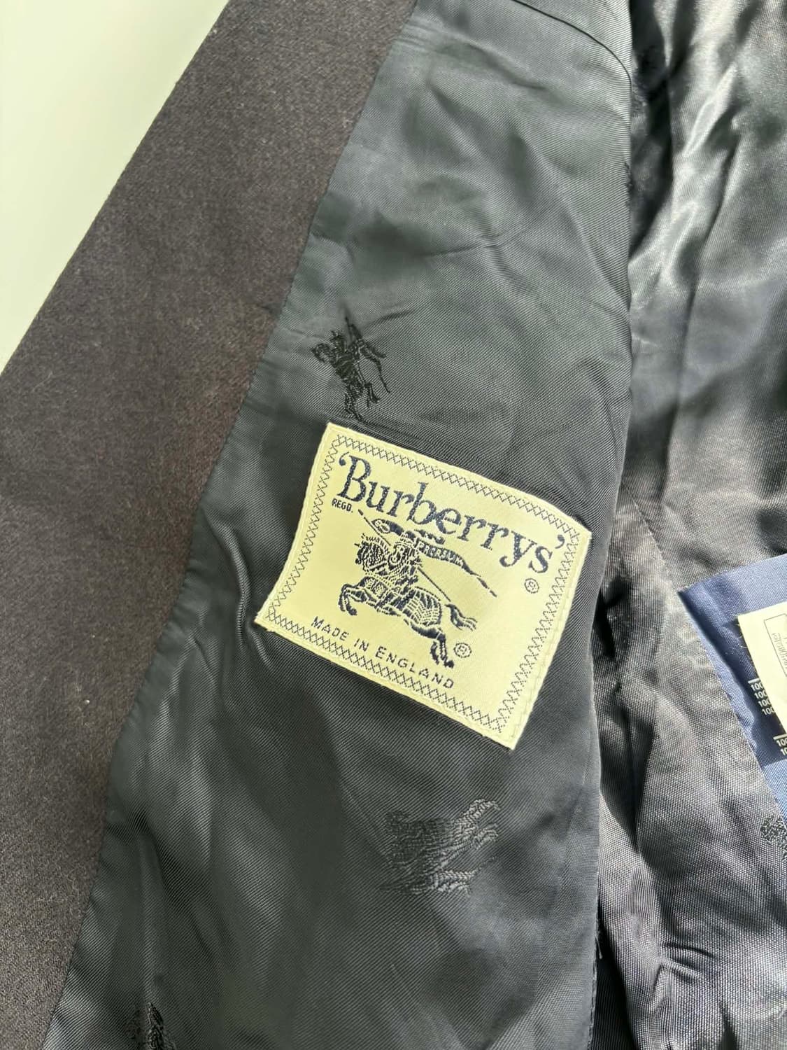 버버리 프로섬 블랙 크레스트 와펜 투버튼 울 블레이져 상품이미지4