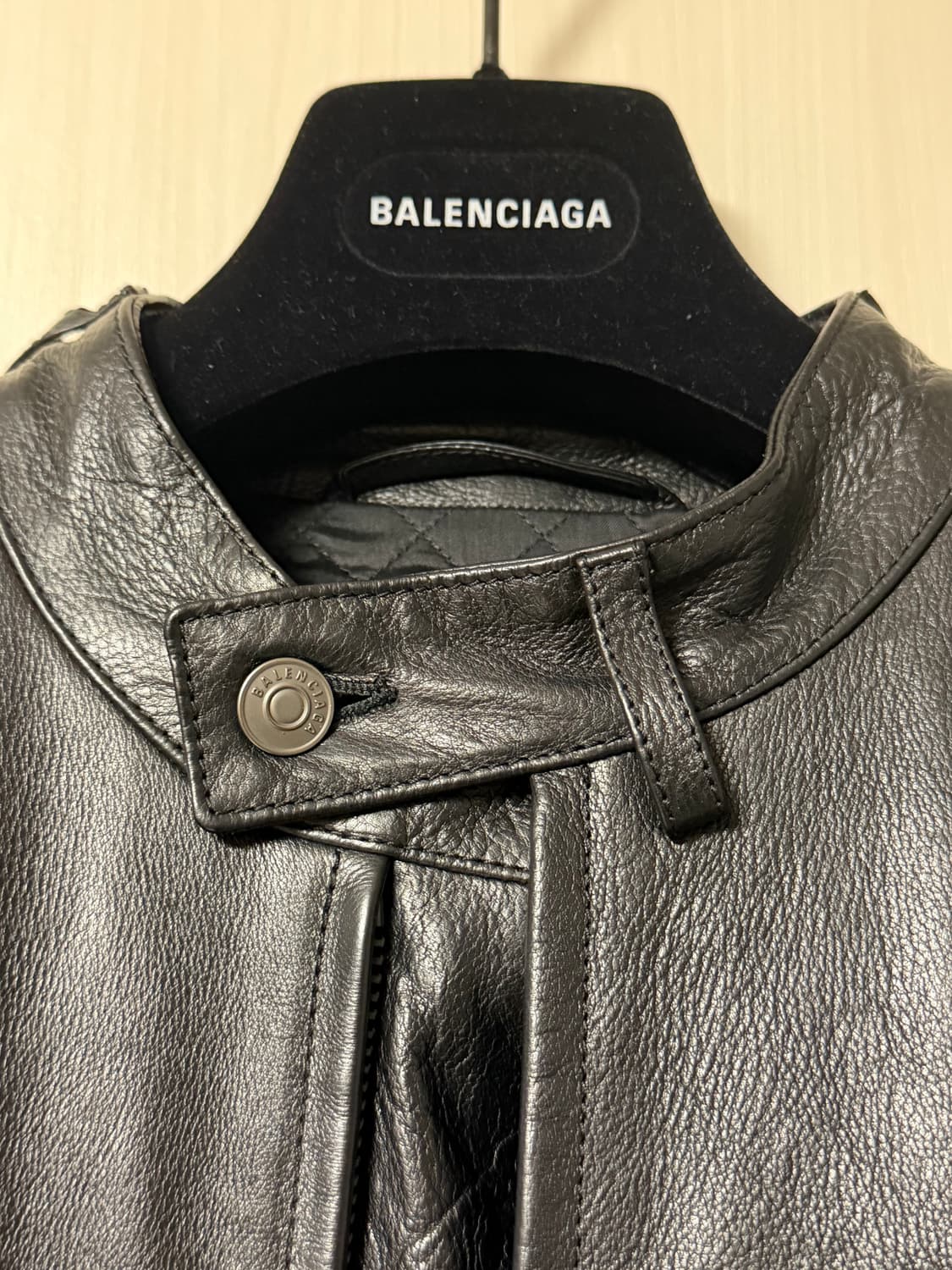 발렌시아가 디컨스트럭티드 레더 자켓 칸예 자켓 상품이미지3