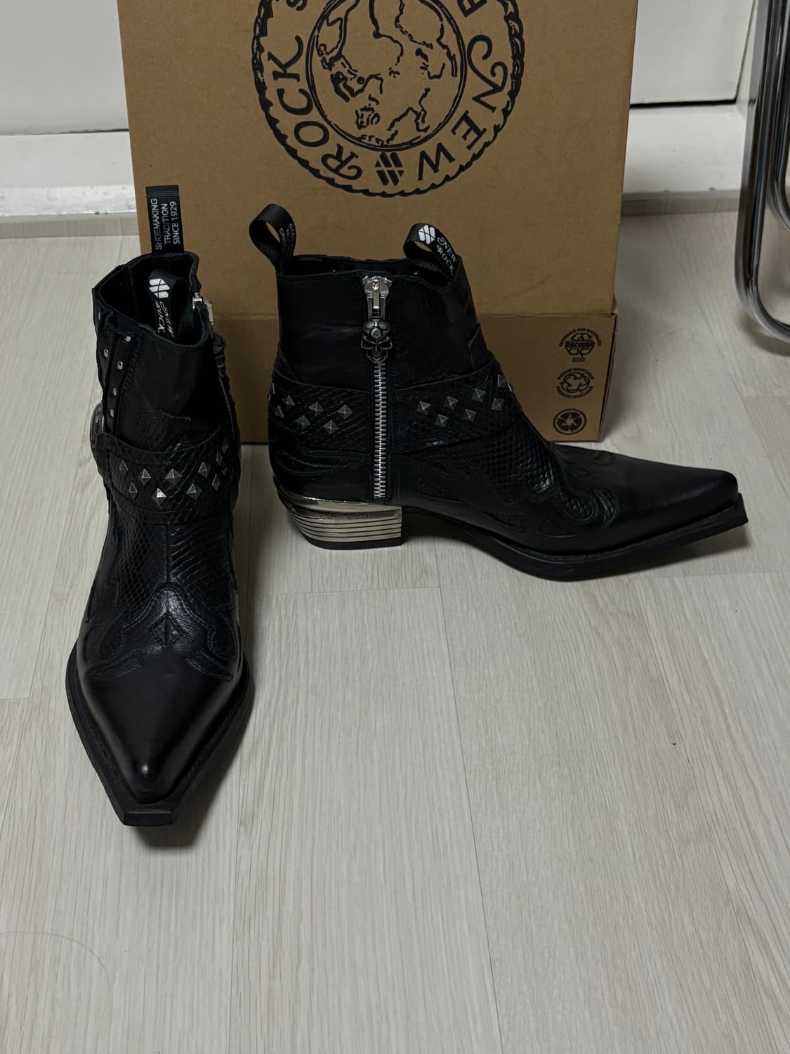 Newrock 새상품 사이즈 42 (270-275) 상품이미지8