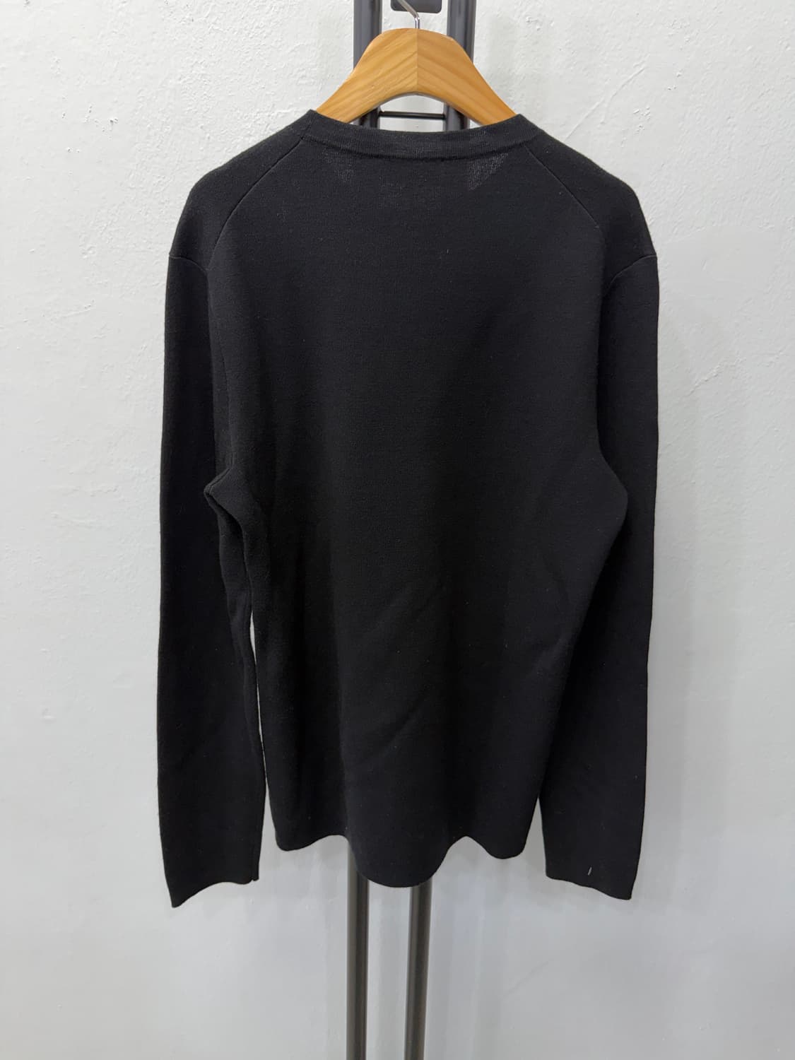 정품) 띠어리 블랙 남성 니트 S  상품이미지4