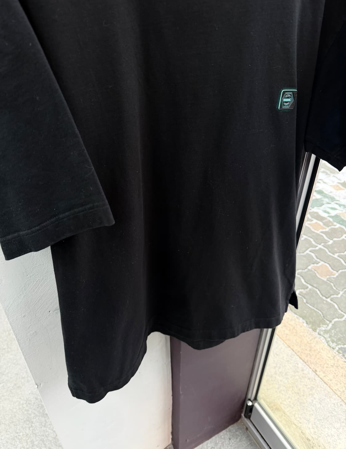 52/ 솔리드옴므 22SS 나비 프린팅 백로고 반팔 상품이미지5