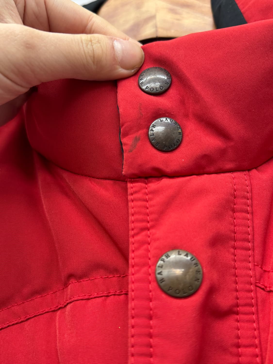 폴로 블랙 레드 리버시블 다운패딩조끼 상품이미지5