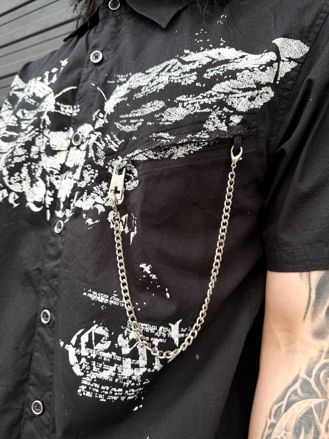 MON MAJES – Skull Chain Graphic Shirt 상품이미지3
