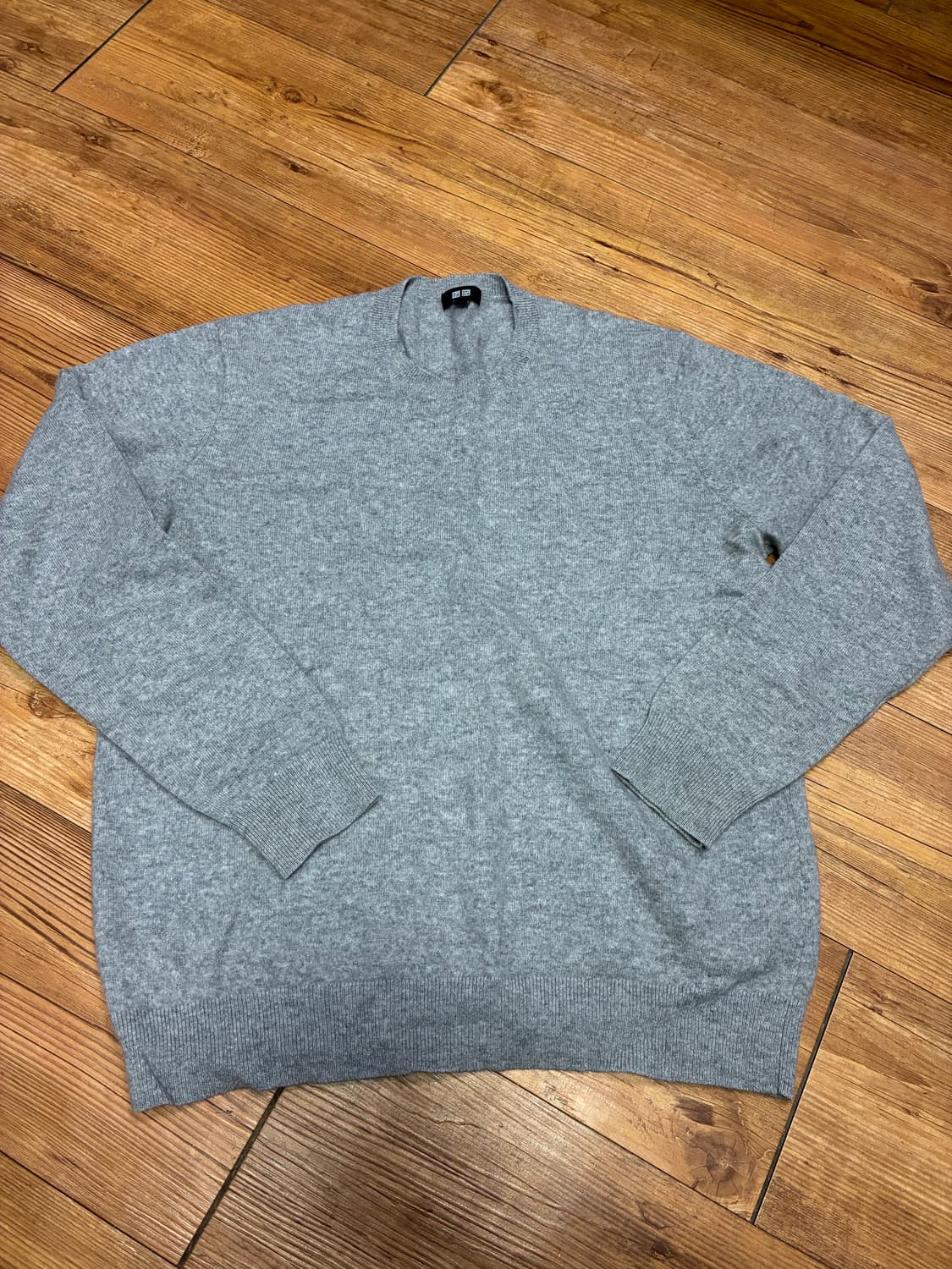 유니클로 캐시미어 니트 그레이 상품이미지1